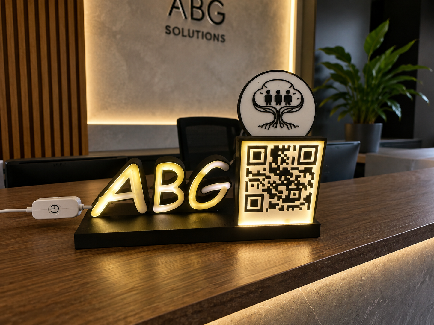 Panou LED Personalizat cu Logo și Cod QR pentru Recepție